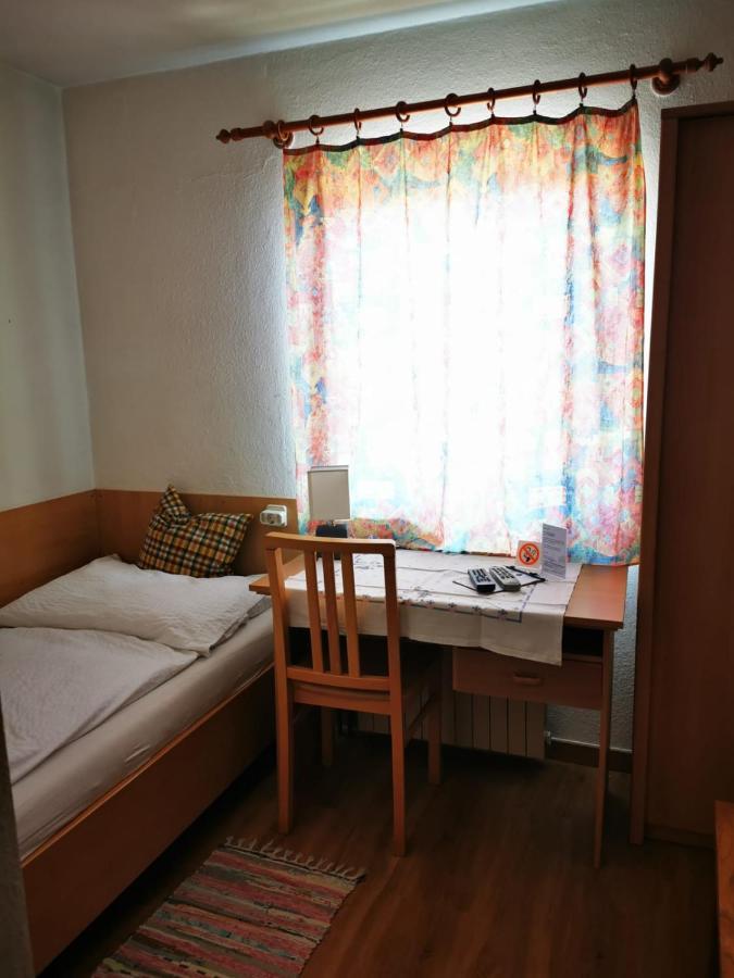 Hotel Goldene Krone Містельбах Екстер'єр фото