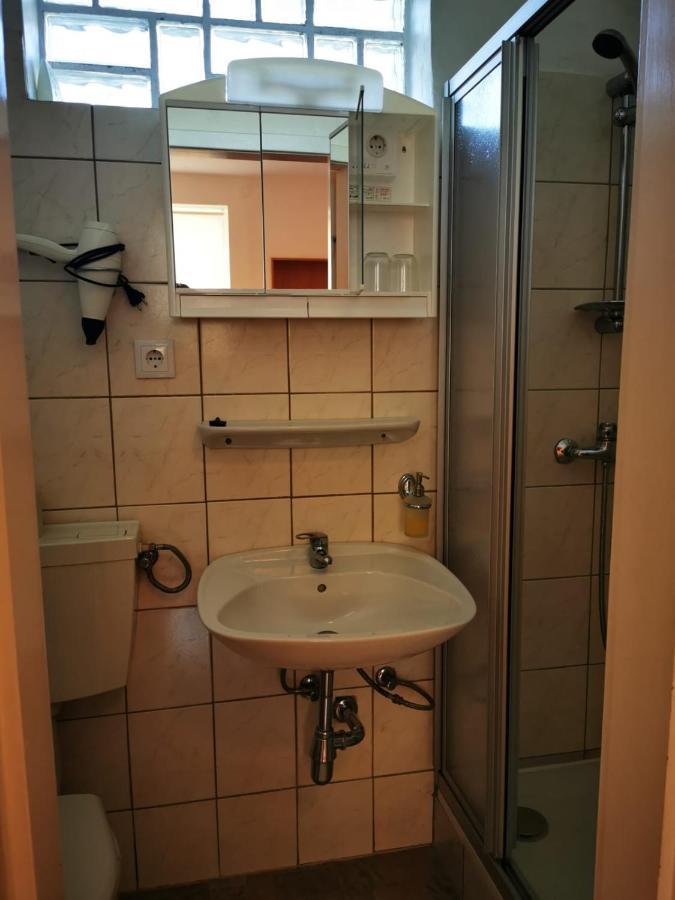 Hotel Goldene Krone Містельбах Екстер'єр фото