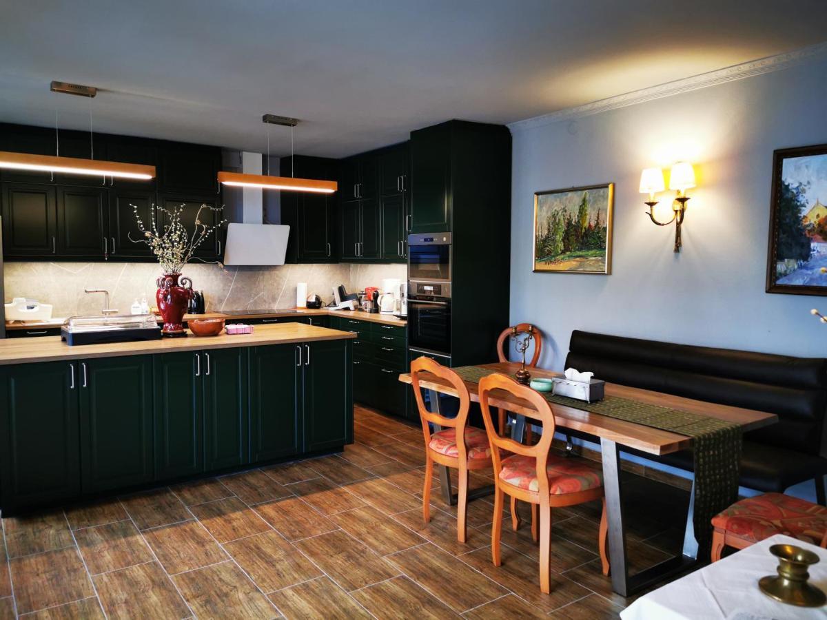 Hotel Goldene Krone Містельбах Екстер'єр фото